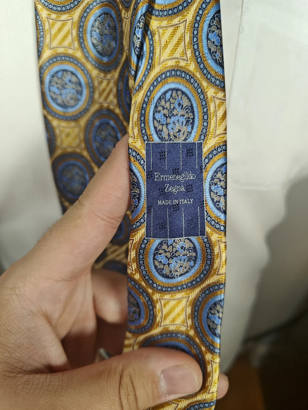 Ermenegildo Zegna Gold Yellow Blue Medallion 100% Silk Tie Made in Italy